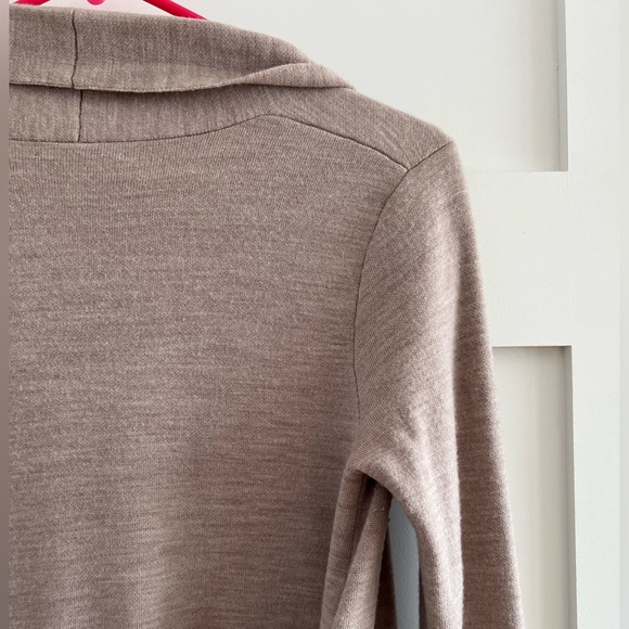 Babaton Kirby sweater size XS in dusty pink - Picture 8 of 16